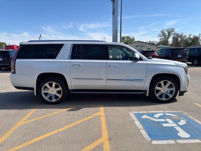 2017 Cadillac Escalade ESV Luxury