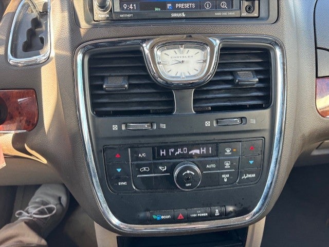 2014 Chrysler Town & Country Touring