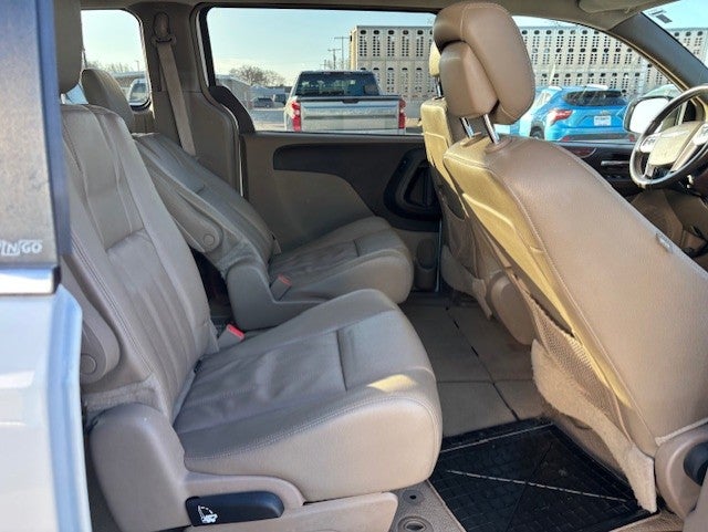 2014 Chrysler Town & Country Touring